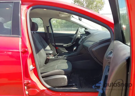 2017 Ford Focus Se z USA, uszkodzony, nr VIN 1FADP3F25HL217664